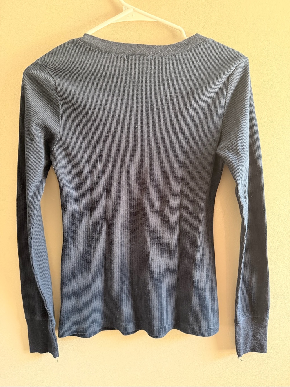 V-Neck Ribbed Long-Sleeve Top - Navy Blue - Picture 2 of 3